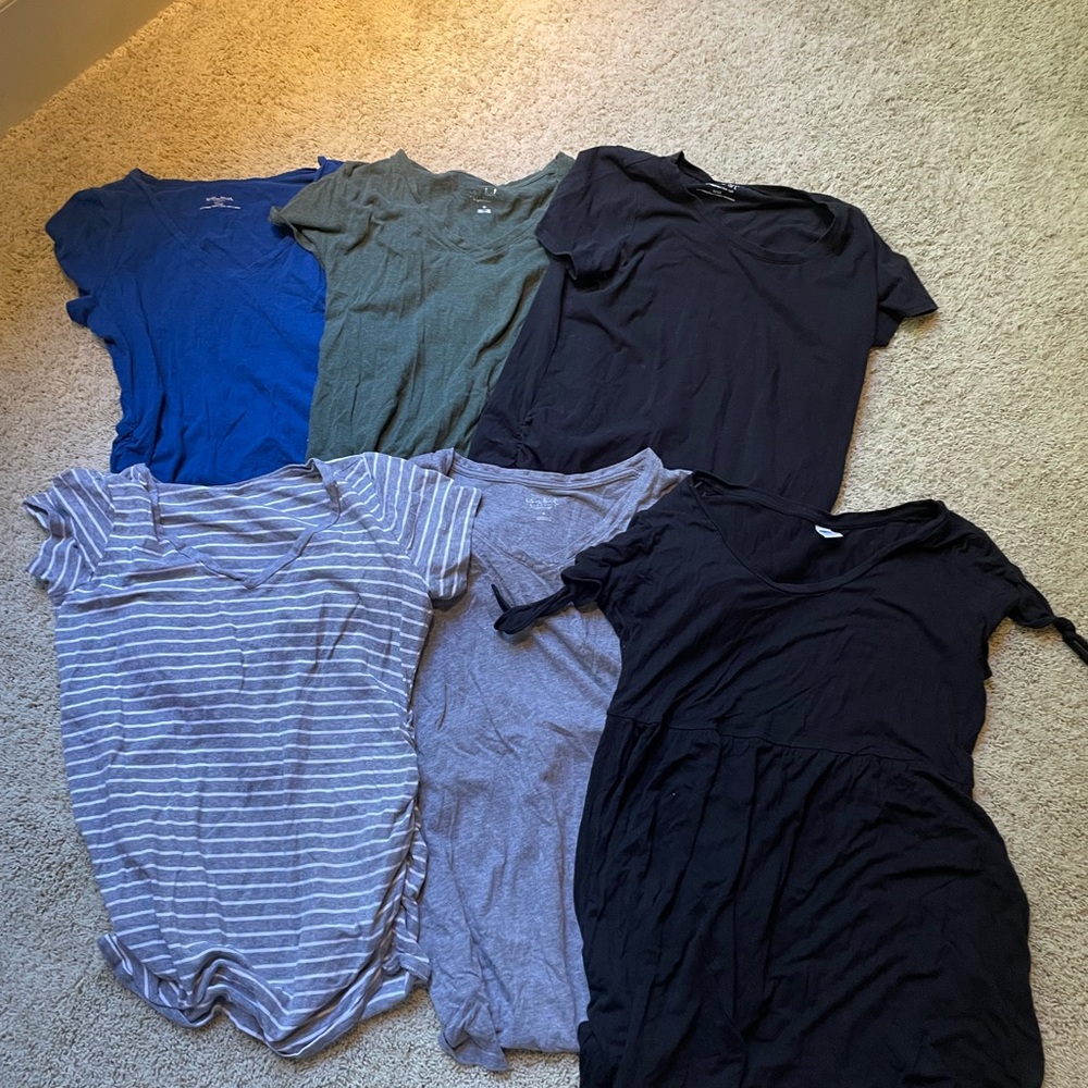 Maternity Tshirt bundle size Medium
